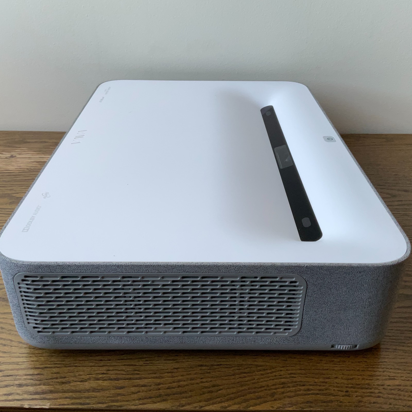 VAVA 4K Ultra Short Throw Projector (VA-LT002) – Excellent Condition w/remote