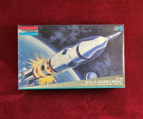 Apollo Saturn V Rocket 25th Anniversary 1:144 Model 1993 Monogram 5082 Open Box