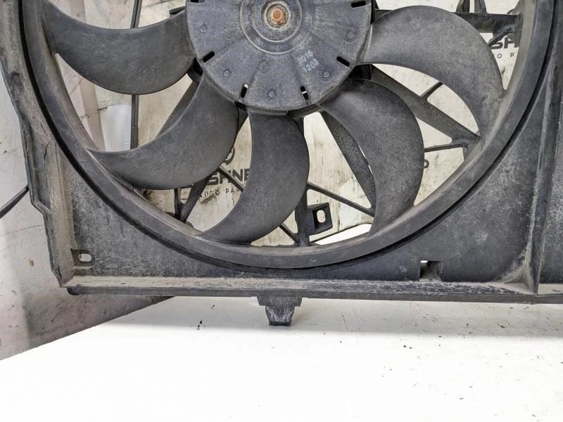 Conjunto de motor ventilador de refrigeración de radiador doble Nissan Rogue 2014-2020 21481-4BA0A OEM Foto 3 de 4