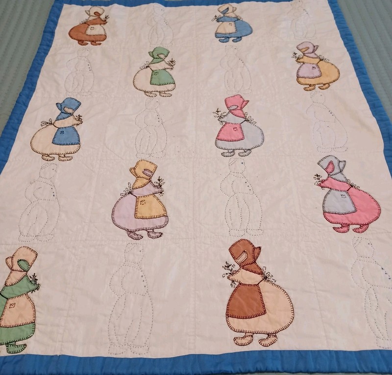 Vintage Appliqued & Embroidered "Posy Sunbonnet" Quilt (33”x 41")