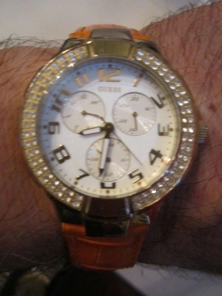 RELOJ GUESS CRONÓGRAFO CON BISEL DE CRISTAL - U12564L4 - CUERO NARANJA - BBA-28 Foto 2 de 4