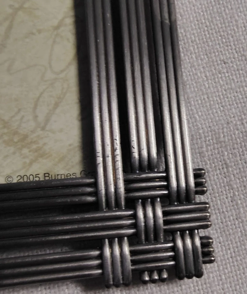 Burnes Heirloom 4x6 Metal Photo Frame Pewter Finish Wire Lattice Design Vintage - Image 3 of 4