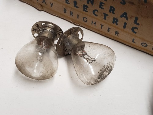 Vtg 2 Boxes GE Eveready Mazda Lamps Light Bulbs in Original Boxes - 17 Bulbs - Picture 2 of 4