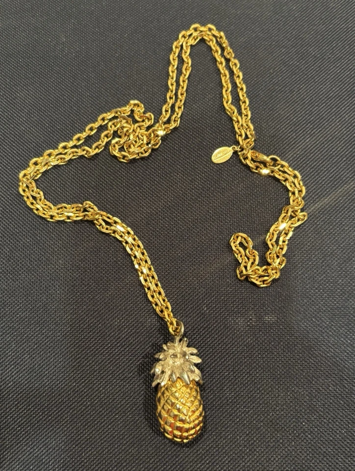 Vintage signed Talbots Gold Pineapple extra long statement Necklace 19” - Image 2 of 4