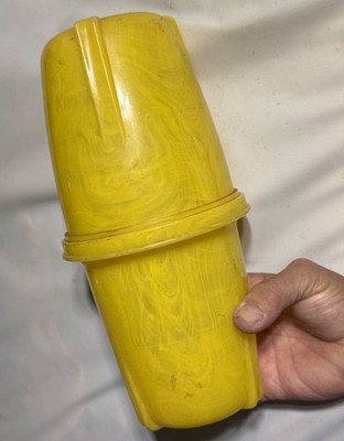 VINTAGE ROCHOW PLASTIC 2 PIECE SWIRL MIXER YELLOW