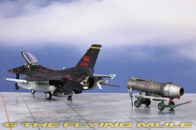 Calibre Wings 1:72 F-16C Fighting Falcon USAF 57th ATG, 64th AGRS