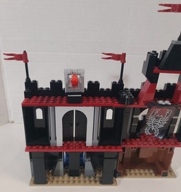 Lego 8802 Knights Kingdom: Dark Fortress Landing 8802 Castle and Boat Set