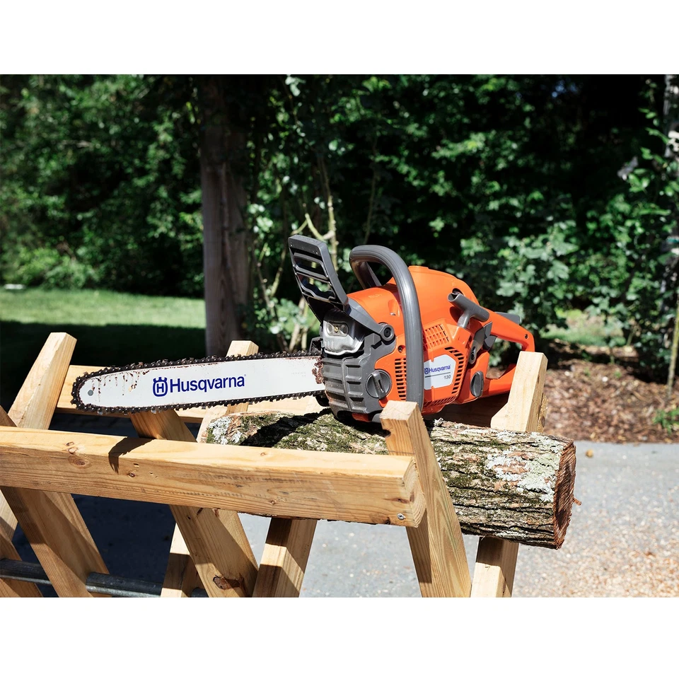 Motosierra de gas Husqvarna 130, 38 cc 2 CV, motor X-Torq de 2 ciclos, motosierra de 16 pulgadas Foto 3 de 4