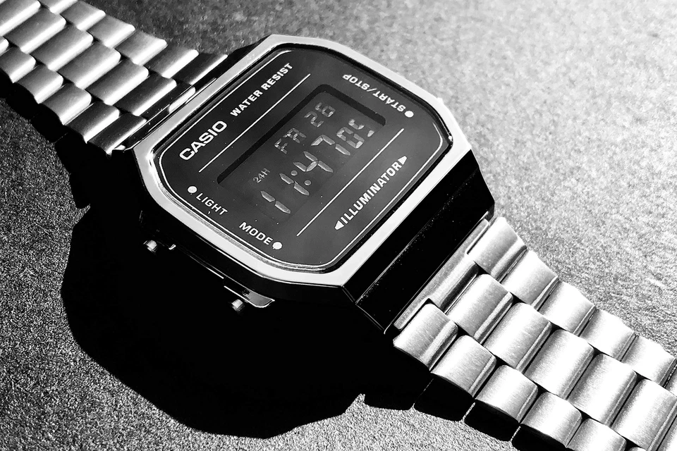 Casio A168WEM-1 Hombre Colección Juvenil Esfera Espejo Alarma Cronógrafo Foto 3 de 4