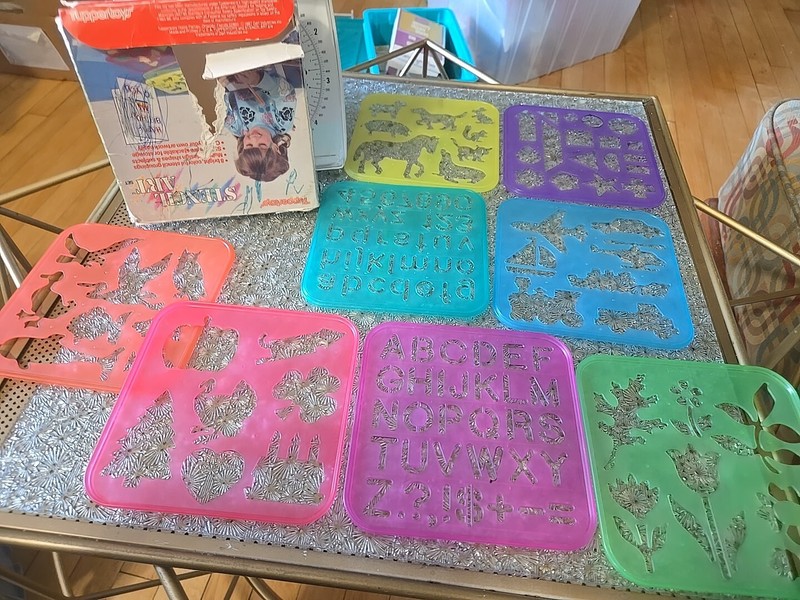 VINTAGE 1987 TUPPERWARE TUPPERTOYS 8 PIECE STENCIL ART SET LETTERS-SHAPES CH #22