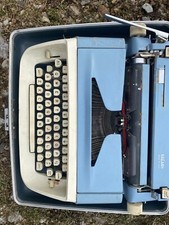 Safari Typewriter, ONLY ONE SIDE OF THE COVER thumbnail
