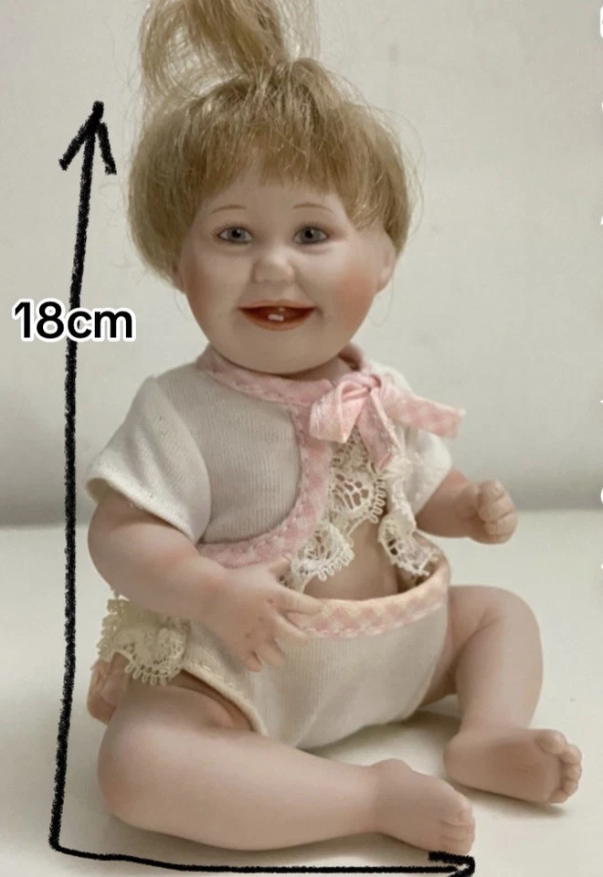 Bambole Vintage Ashton-Drake Mini Versione 17 cm Girl cute As A Button 🌸 - Immagine 4 di 4