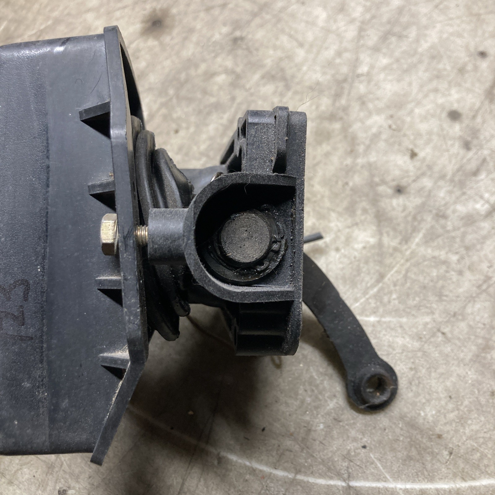 1977-1985 Mercedes W123 Automatic Transmission Gear Shifter Selector Assembly OE