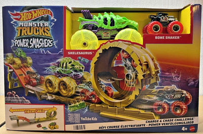 Hot Wheels HYT07 Monster Trucks Power Smashers Charge&Chase Challenge Track Set