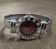 SK Damen Armbanduhr Quarz Analog Metallarmband Silber Zifferblatt Rosa