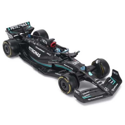 Neu F1 Mercedes W14 E Performance George Russel #63 1:24 Modell 2023 mit Helm