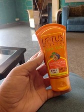 Lotus Herbals Safe Sun Sun Block Cream SPF 30, 50g Pack of 2 