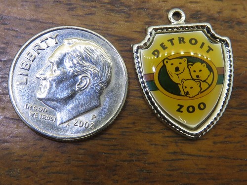 Vintage silver MICHIGAN STATE DETROIT ZOO BEAR SOUVENIR TRAVEL SHIELD charm 7-26
