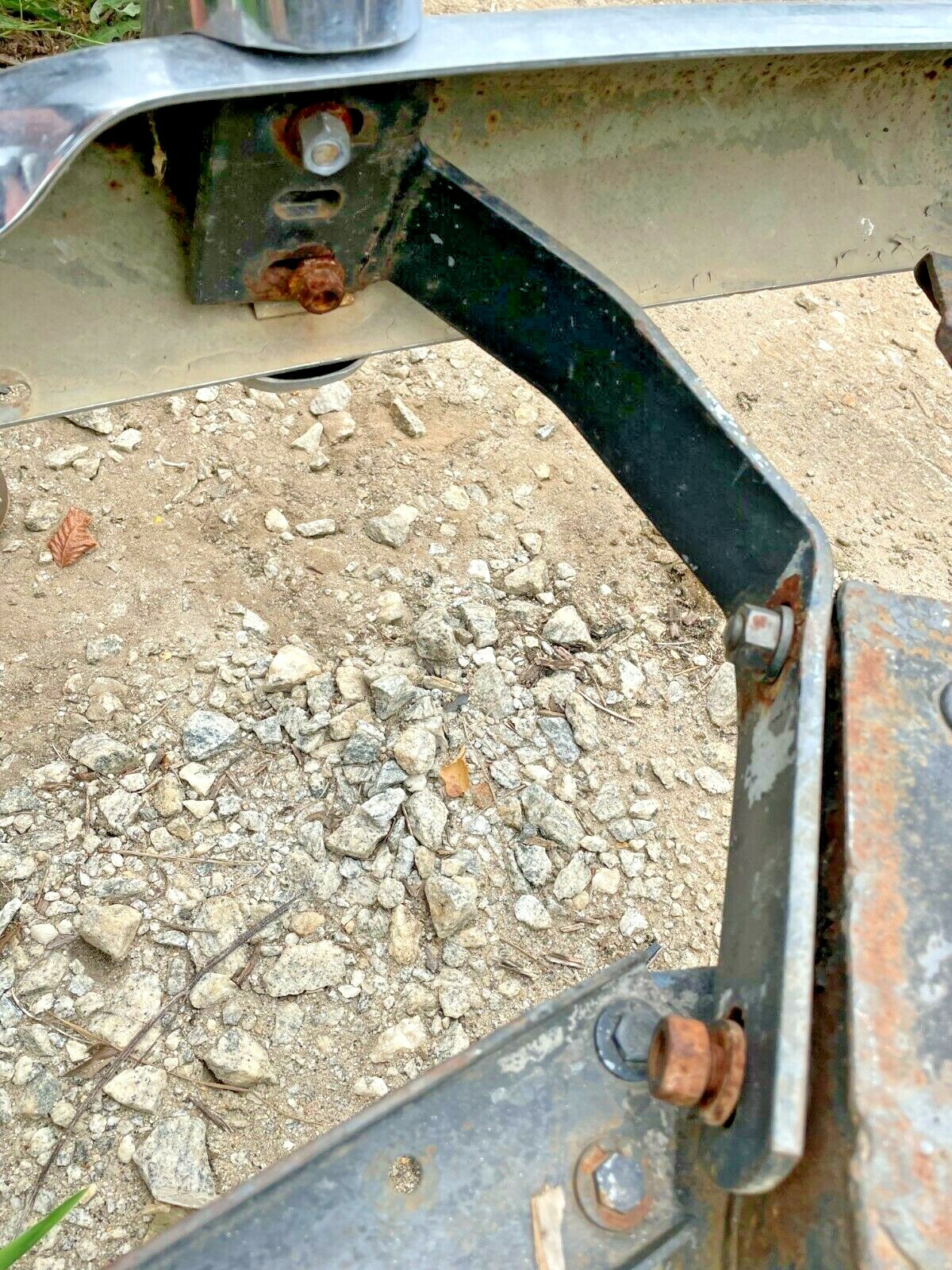 ROLLS ROYCE CLOUD BENTLEY S FRONT BUMPER BRACKET. WORLDS LARGEST USED INVENTORY