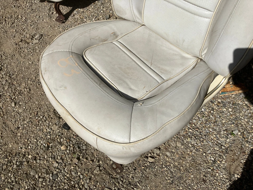 Par 1976 1977 1973 74 75 Buick Century/Pontiac Firebird? asientos cubo con lumbar Foto 3 de 4