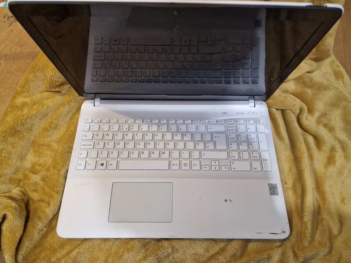 SONY VAIO Pentium 2117U 4GB 1TB Windows10 中古動作品 SVF15217CJW