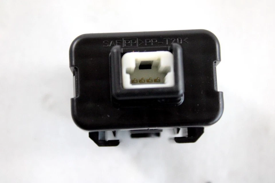 37190-61M01 Bloqueo de dirección de control inmovilizador Suzuki S-Cross 1.4 I 95KW 6M 5P Foto 3 de 4