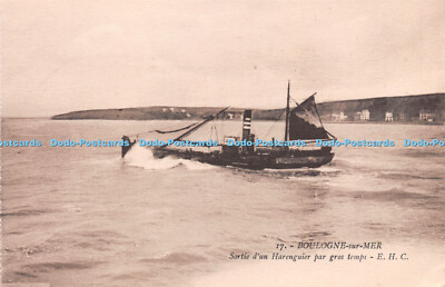 R253688 17 Boulogne sur Mer Sortie dun Harenguier par gros temps E H C