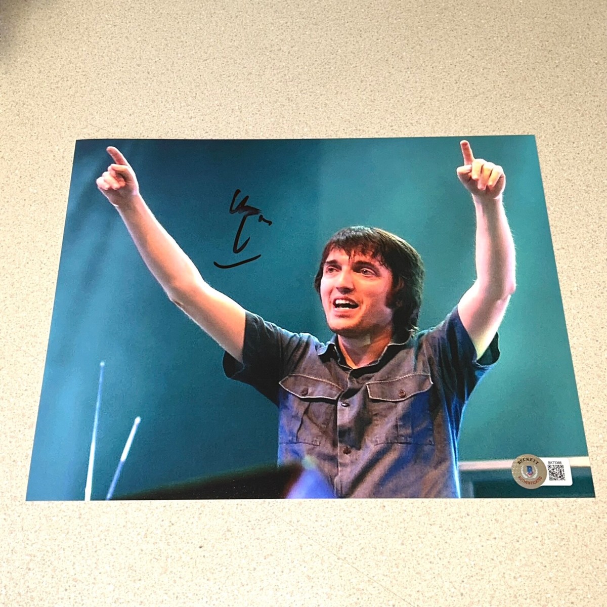 COLIN GREENWOOD autographed signed 8X10 PHOTO RADIOHEAD BECKETT