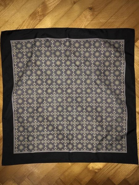 Women Tie Rack Scarf Grey One size