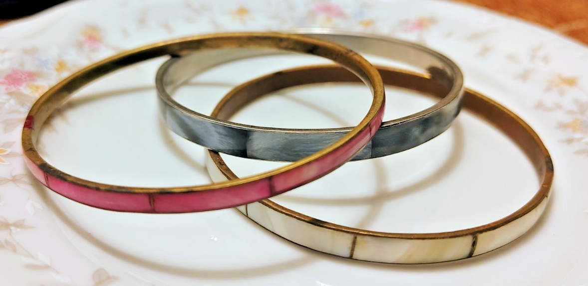 Vtg Set of 3 Stackable bangle bracelets Gold Bras… - image 1