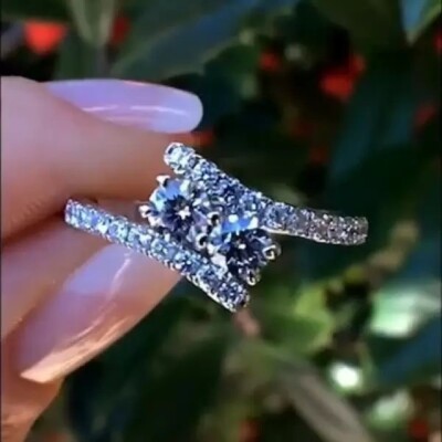 1.20 Ctw Round Cut D/FL Moissanite 14K White Gold Twisted Shank Engagement Ring