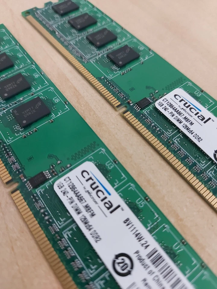 2x Crucial 1GB DIMMS Modules 2GB total CT12864AA667.M8FM untested FREEPOST UK✅ - Image 3 of 4