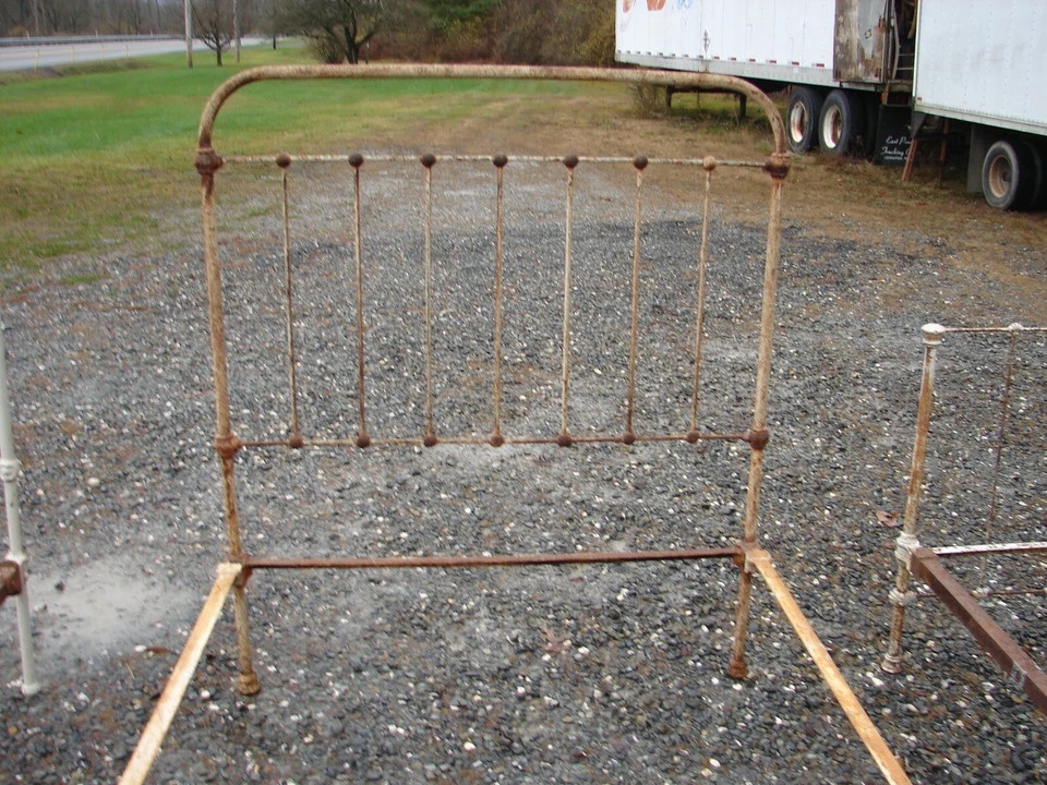 古董铁床带切割踏板 - 请参阅照片 - #21 — 第 2/4 张图片