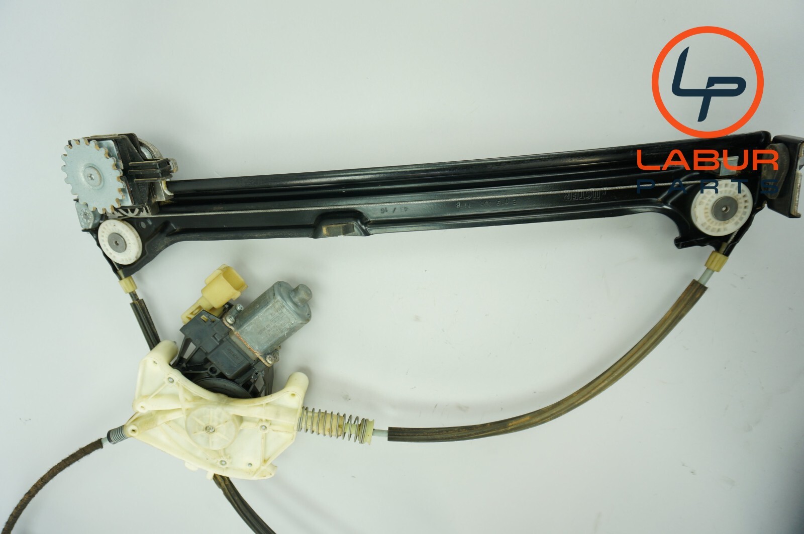 M157 Maserati Ghibli 14-17 Front Right Door Window Glass Regulator & Motor Z5682