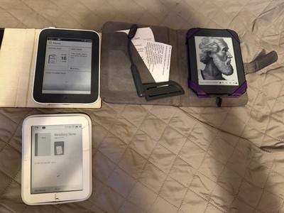 Barnes & Noble Nook E-reader Lot Of 3 . READ