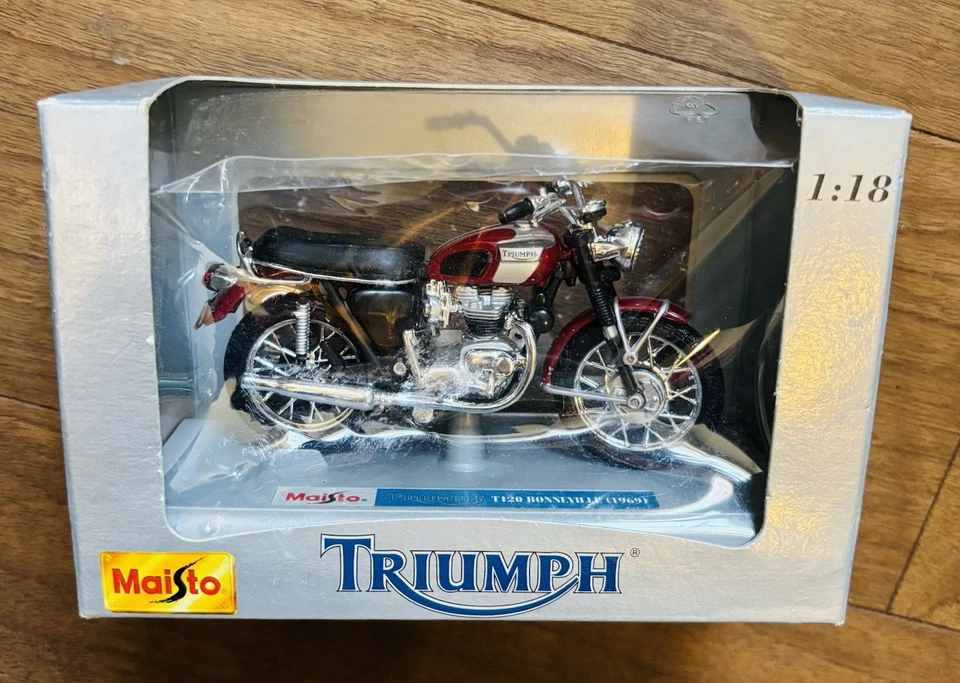 Maisto 1/18 Triumph T120 Bonneville Myst Motorcycle Mini Car - Image 3 of 4