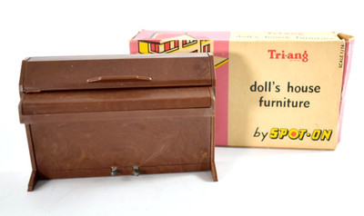 VINTAGE TRI-ANG SPOT ON DOLLS HOUSE PIANO SCALE 1:16 - BOXED