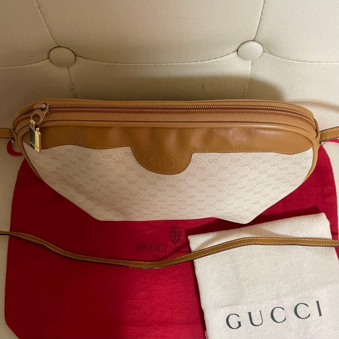 Authentic Excellent Condition Accessories Include… - image 9