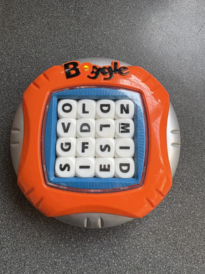 Boggle Twist Shake elektronisches Reise Wortspiel 2009 guter Zustand