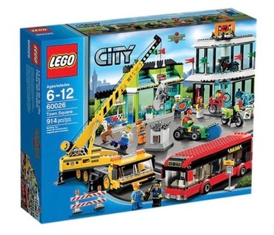 LEGO CITY 60026 Town Square Retired 100% Complete Set w/8 Minifigs Bus Pizzeria
