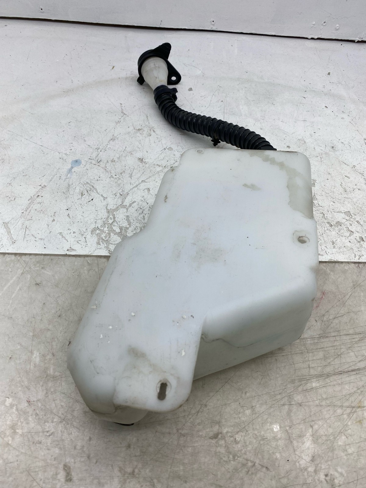 2019-2023 ASTON MARTIN VANTAGE OEM WINDSHIELD WASHER FLUID TANK RESERVOIR BOTTLE
