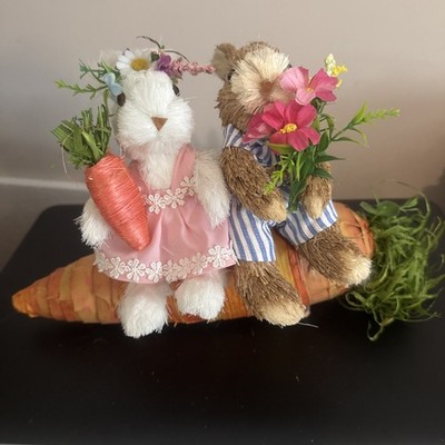 Adorable Easter Bunny Couple On A Carrot   Cute! 