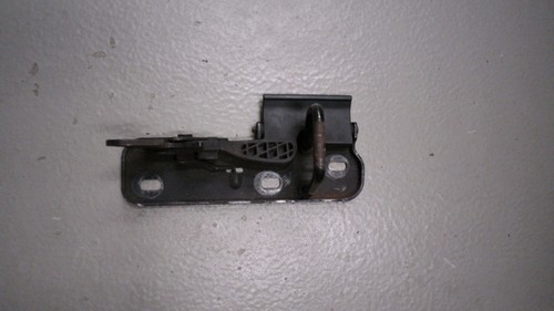 Sicherungshaken VW Golf 2.0 TDI DPF Bj 2005 1K/1KP/5M/1KM 2432727