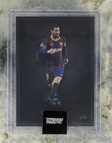 LIONEL MESSI /99 Darkness UCC 2025-26 Topps Total Football FC Barcelona Sealed