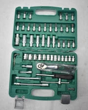 53 Piece Socket Tool Set Chrome Finish Metric w Wrench & Accessories Green Case