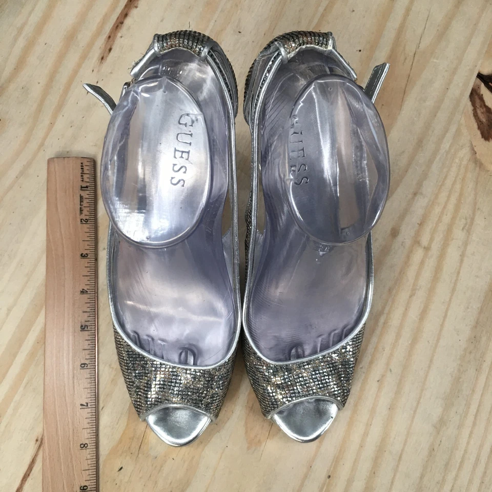 Zapatos de tacón de aguja Guess para mujer 7 M Hondola 3 plataformas plateados de cuero sintético Foto 4 de 4