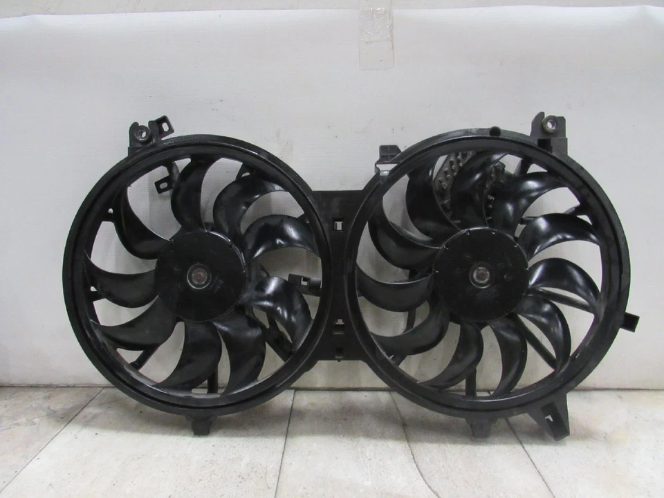 Motor de refrigeración eléctrico 11 12 13 INFINITI M37 Foto 2 de 3