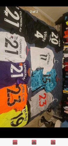 Liverpool Mens Soccer Jerseys Xl(Fits Like LARGE) NWT Full Kits Nike&New Balance - Picture 2 of 2