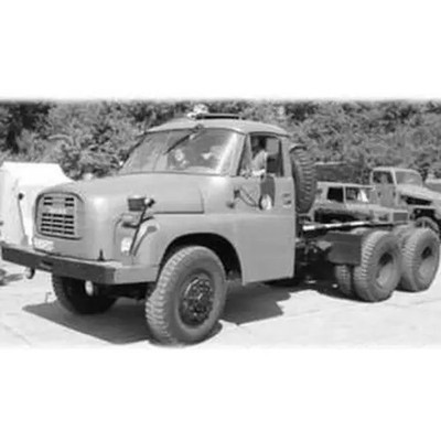 Mini car 1/43 Tatra T148 NT 6×6 tractor NVA (olive) [PCL47142]