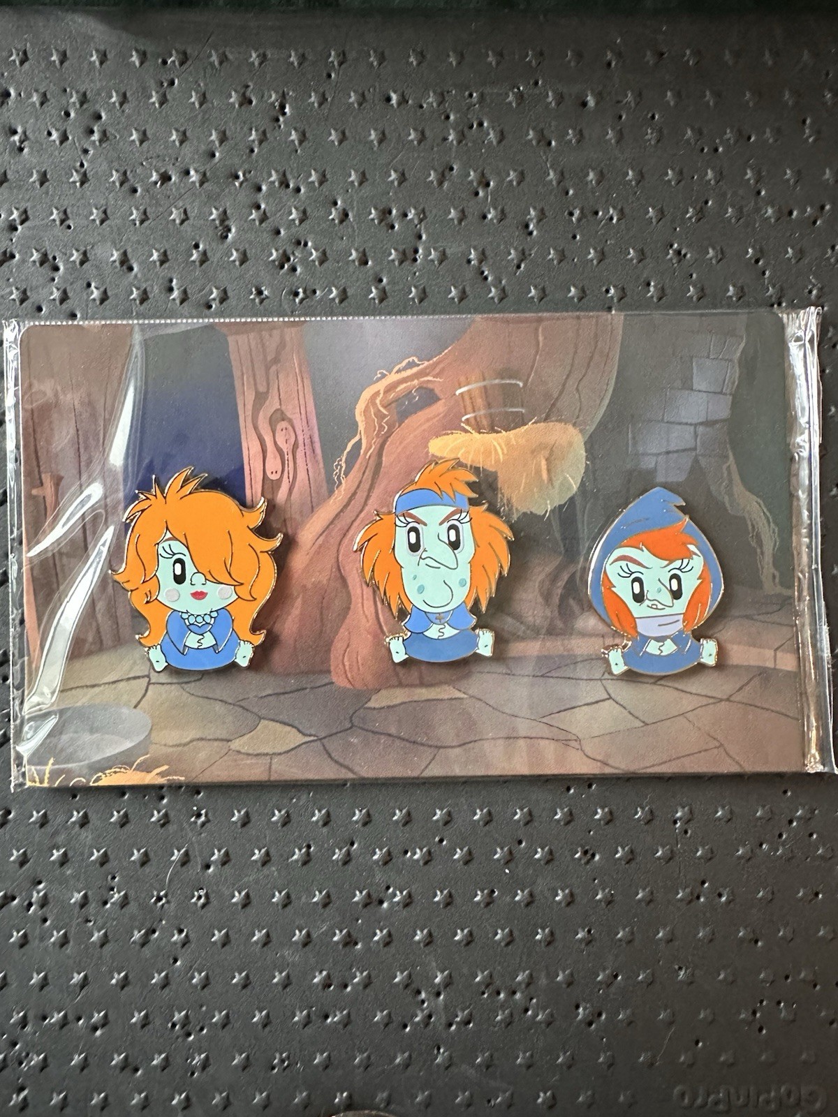Confirmed WDI MOG aDorbs! The Black Cauldron Witches of Morva Box Pin Set